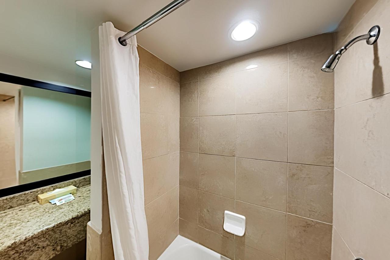Aqua Palms Waikiki Ocean View Lanai Parking Included Apartman Honolulu Kültér fotó