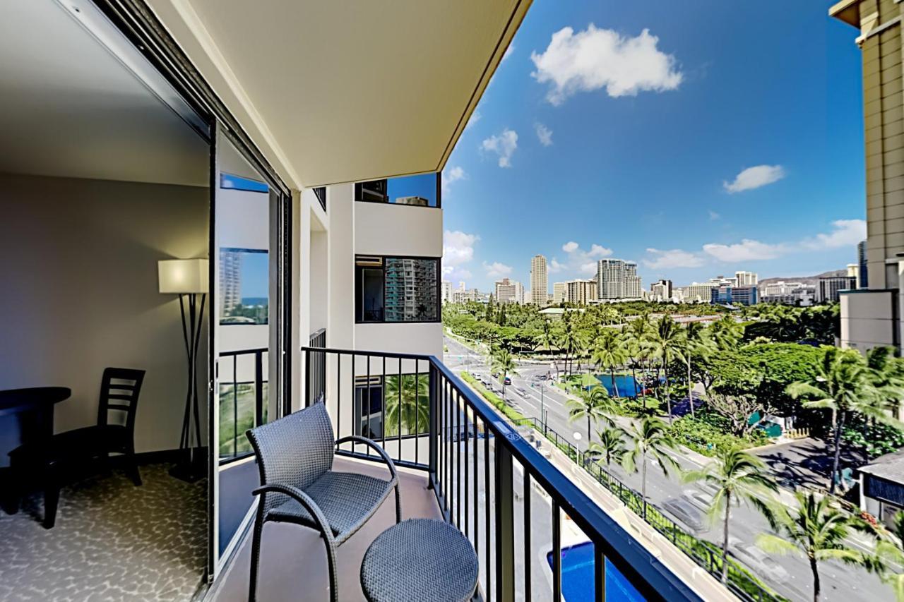 Aqua Palms Waikiki Ocean View Lanai Parking Included Apartman Honolulu Kültér fotó