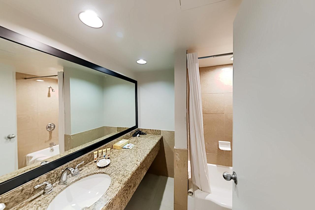 Aqua Palms Waikiki Ocean View Lanai Parking Included Apartman Honolulu Kültér fotó